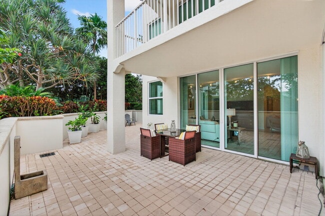 Building Photo - 3700 S Ocean Blvd