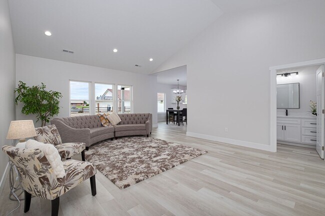 Building Photo - Beautiful New Home for Rent in Quincy