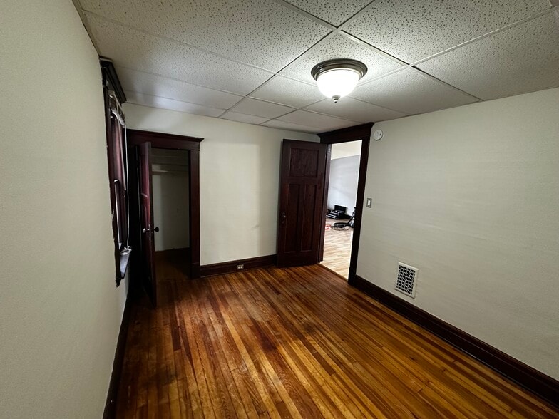 Building Photo - 23 Indian Orchard Pl