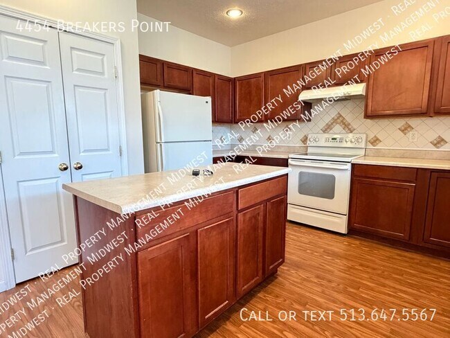 Building Photo - 4454 Breakers Point