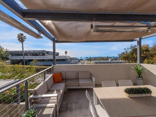 Building Photo - Solana Beach Paradise