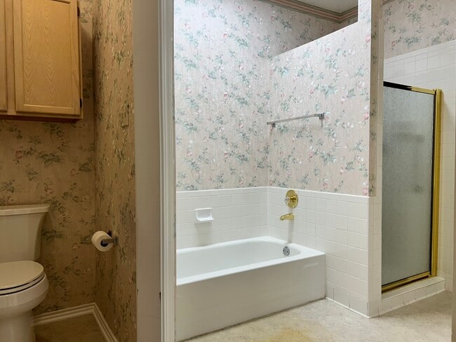 Building Photo - 5706 Quail Crown