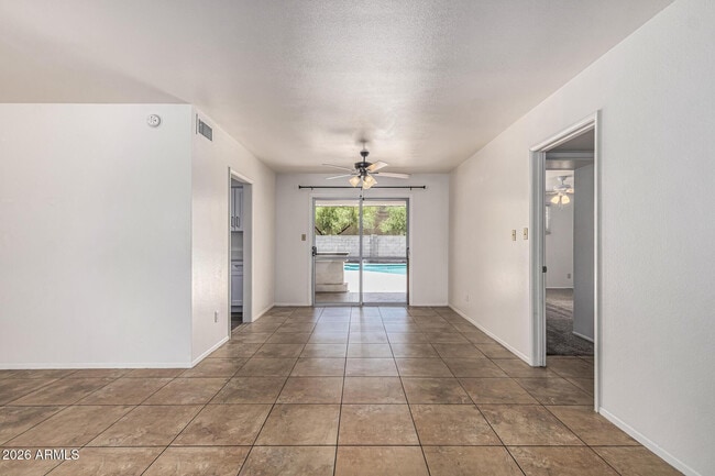 Building Photo - 1213 E Riviera Dr