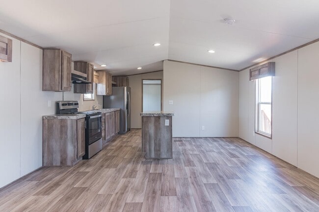 Building Photo - 105 E Briar Dr