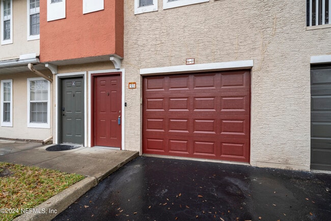 Building Photo - 10075 Gate Pkwy N