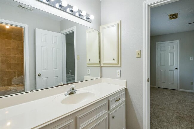 Building Photo - 3423 Berry Grove Dr