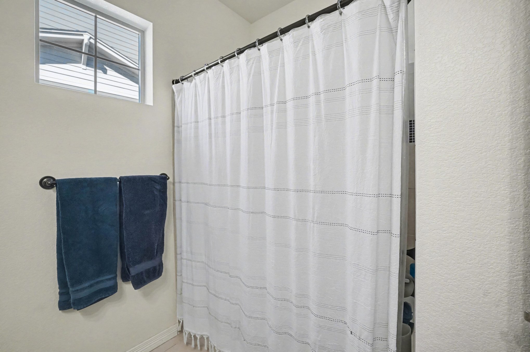 Building Photo - 470 Grenville Cir