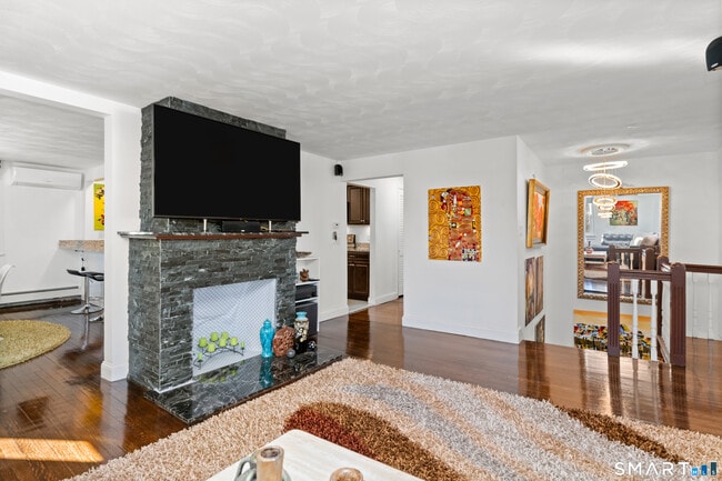 Building Photo - 1701 Boulevard