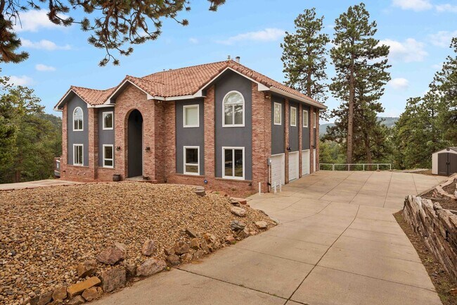 Building Photo - Exquisite Lookout Mountain Estate – Where ...