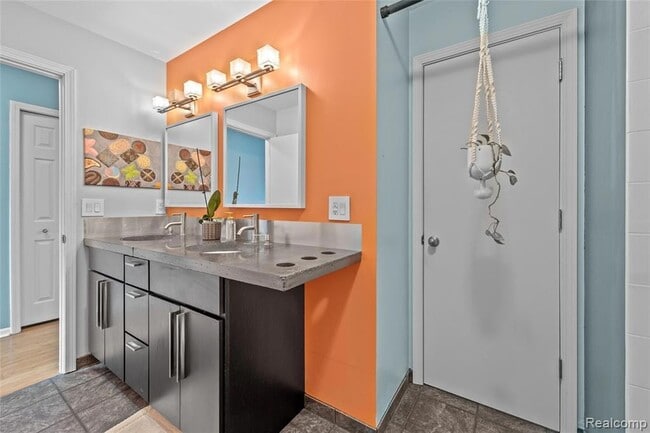 Building Photo - 1570 Streamwood Ct