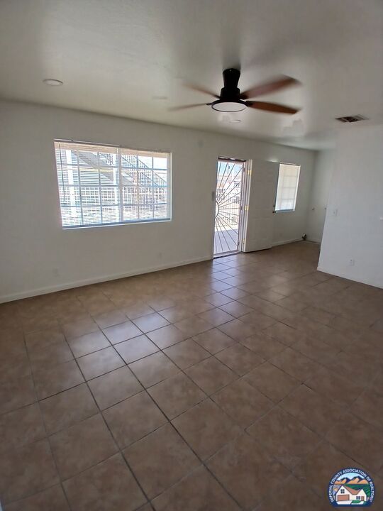 Building Photo - 162 W Alamo St