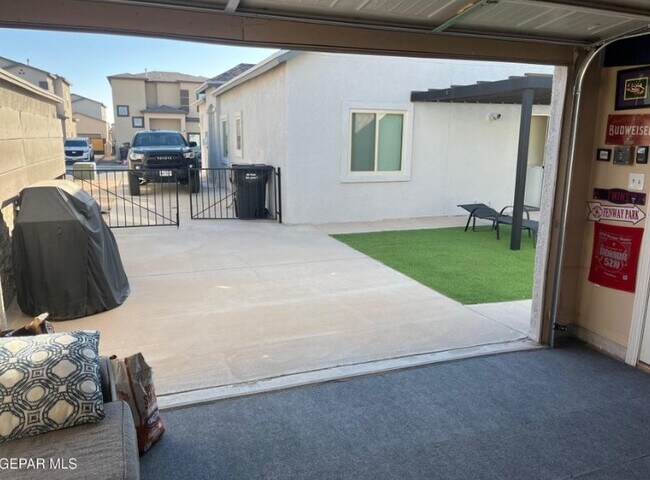 Building Photo - 14309 Bill Lazor Pkwy