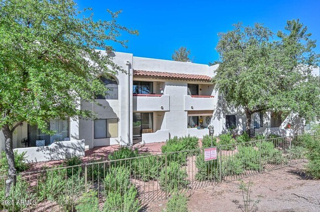 Building Photo - 750 E Northern Ave