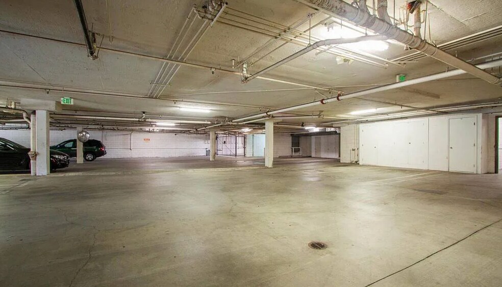 Building Photo - 7033 La Tijera Blvd