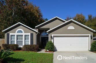 Building Photo - Four Bedrooms in Hickory Hill!