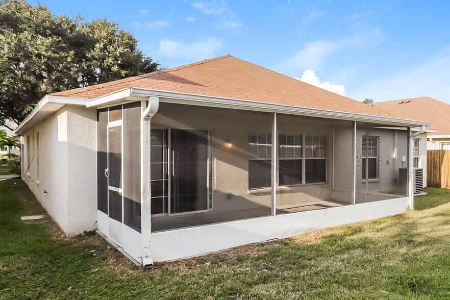 Building Photo - 11160 Golden Silence Dr