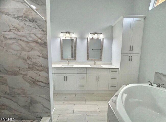 Building Photo - 12396 Kelly Sands Way