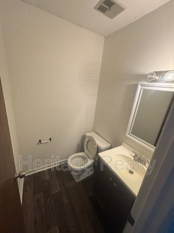 Building Photo - 1207 Crest Brook Dr
