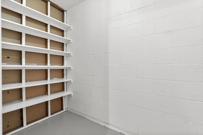 Building Photo - 4 Bed 3 Bath - Bethesda Single Family Home - Move In Ready