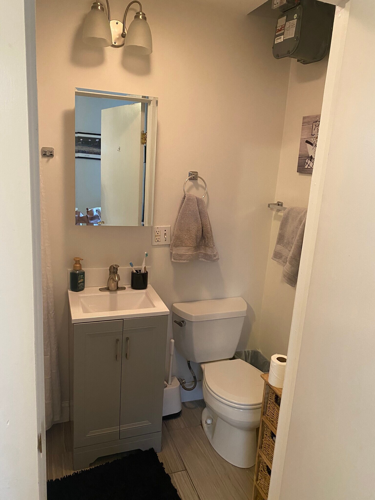 Building Photo - 74 Joy St