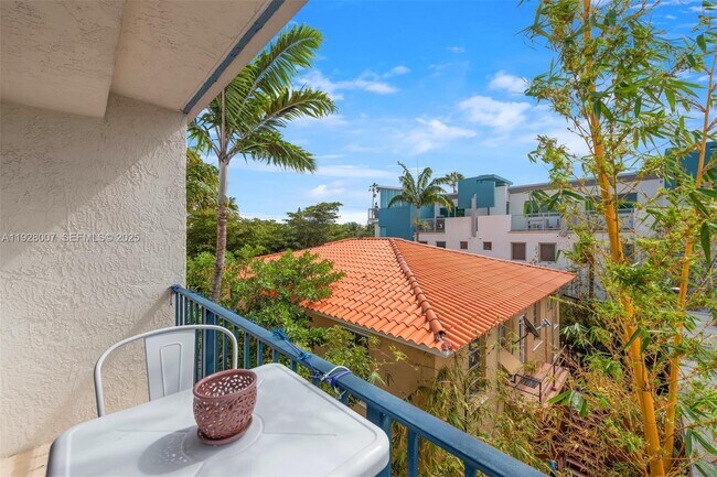 Building Photo - 750 Michigan Ave