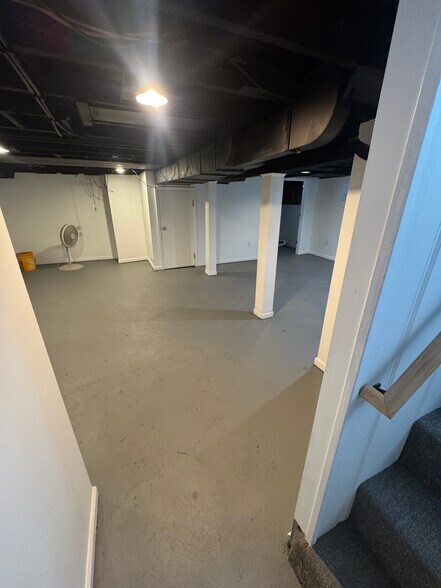 Building Photo - 827 Longfellow Ave