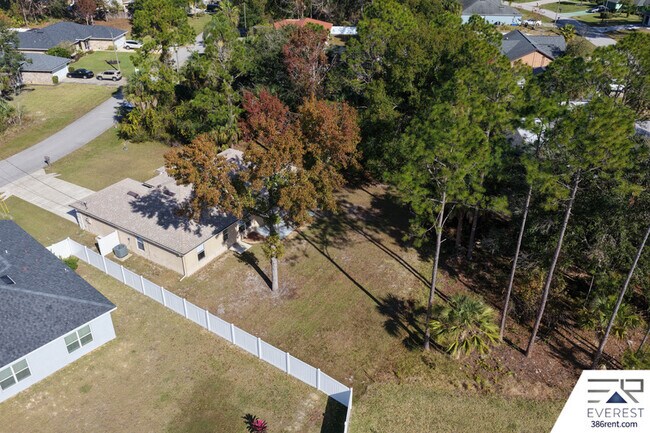 Building Photo - 32 Pierce Ln