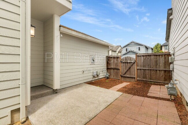 Building Photo - 14780 NW Hydrangea Ct