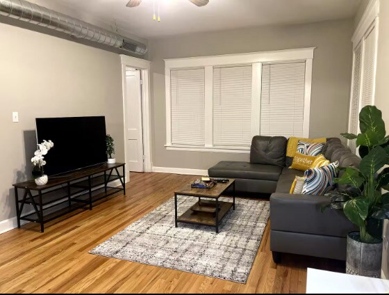 Building Photo - 217 Des Plaines Ave