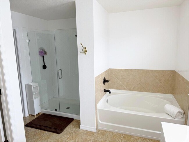 Building Photo - 12236 Fairlawn Dr