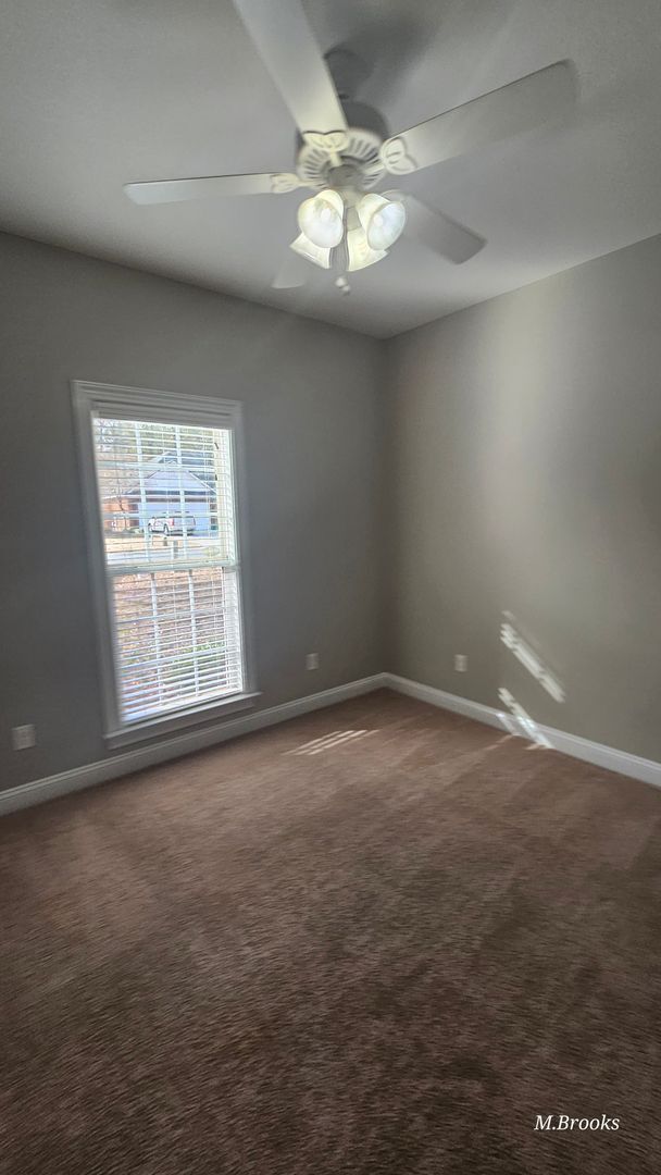 Building Photo - Beautiful 3/2 located in Valdosta