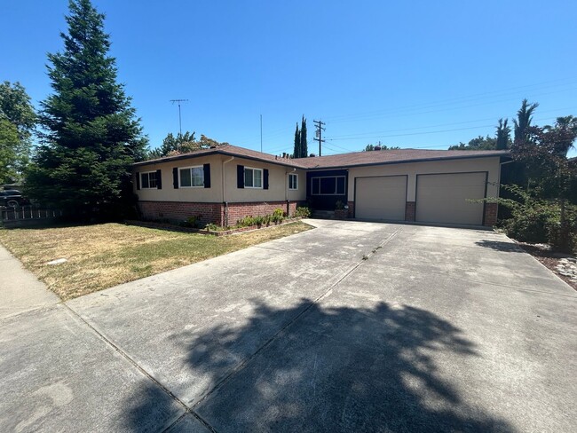 Building Photo - 2114 Fremont Ave