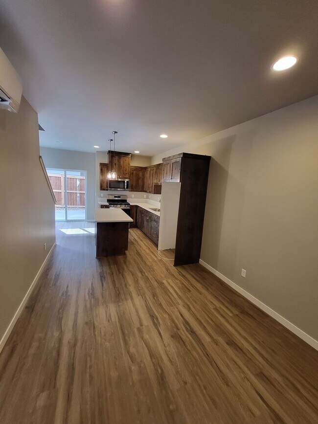 Building Photo - 61570 SE Lucia St