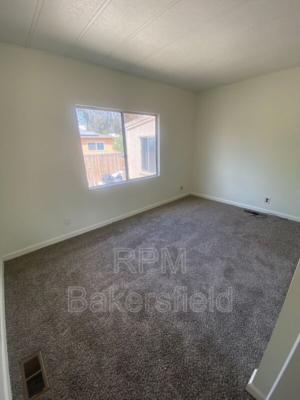 Building Photo - 12604 Ashe Rd