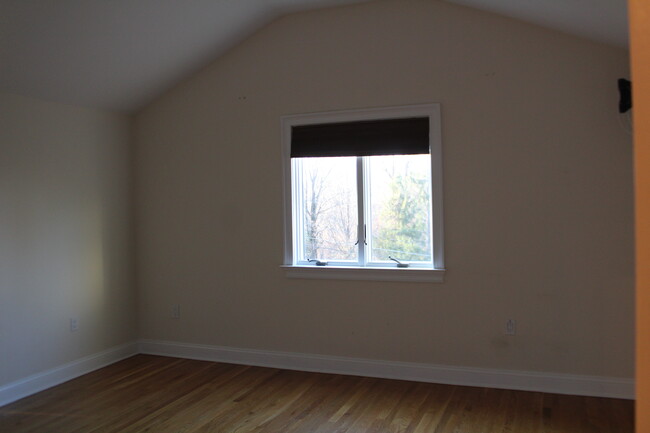 bedroom - 58 Mahopac Ave