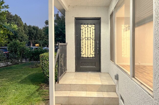 Building Photo - 345 N Florence St