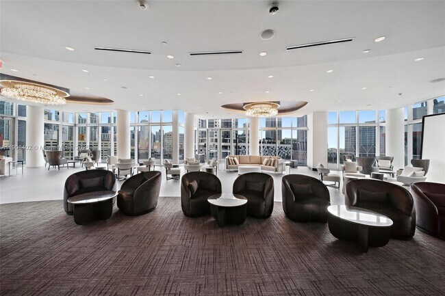 Building Photo - 851 NE 1st Ave