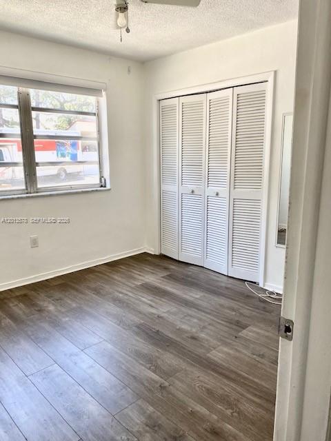 Building Photo - 517 Menendez Ave