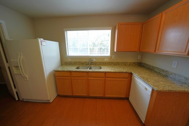 Building Photo - 2 Story Home Available in Cibolo! Realtor commission: $500
