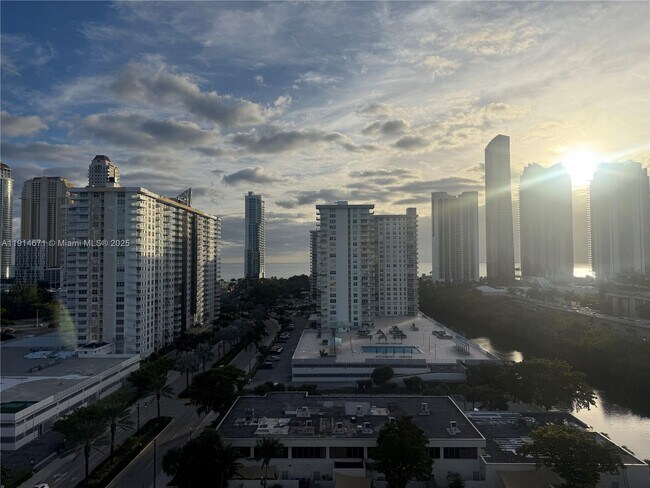 Building Photo - 250 174th St