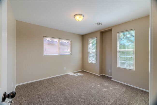 Building Photo - 7718 Ornamento Way