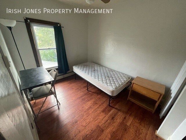 Building Photo - 127 Merrimac St