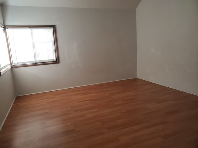 Building Photo - 2bed 2bath House