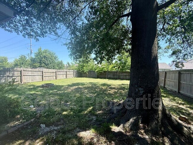 Building Photo - 2213 Spence Cir