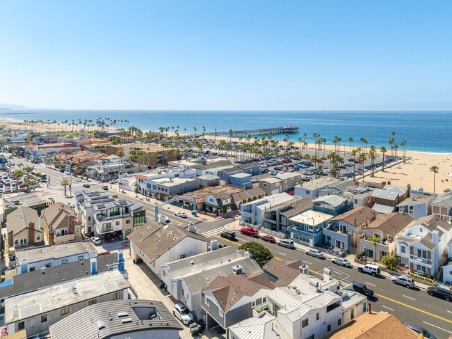 Building Photo - 9-MONTH FURNISHED WINTER RENTAL MID SEPT 2026 THROUGH MID JUNE 2027 **3-car parking**