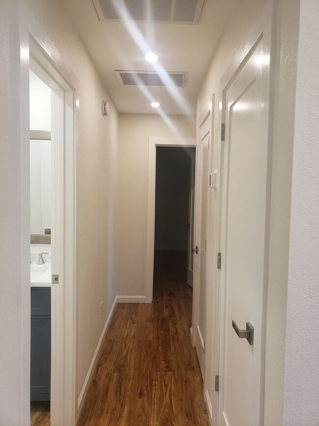 Building Photo - Updated Home in Old Town Auburn