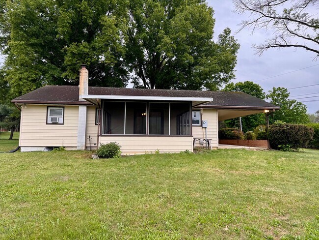 Building Photo - 8861 Pats Lane