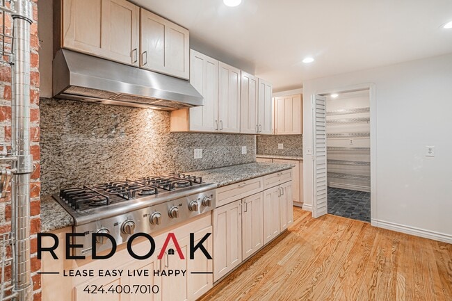 Building Photo - 2421 California Ave