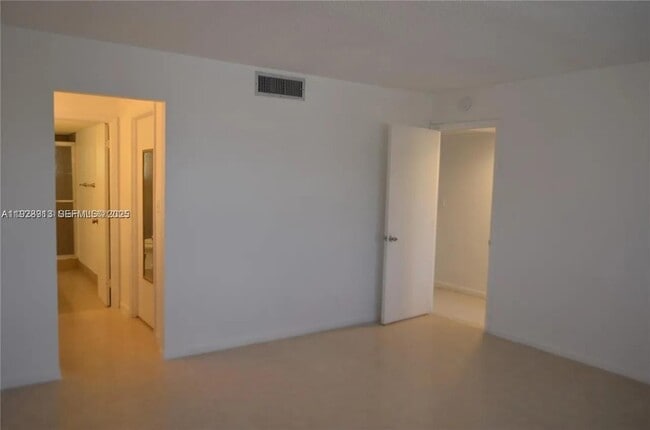 Building Photo - 403 NW 68th Ave