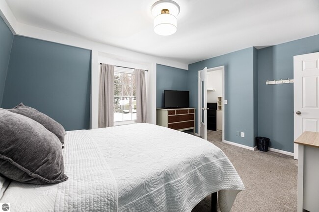 Building Photo - 1704 Comanche St